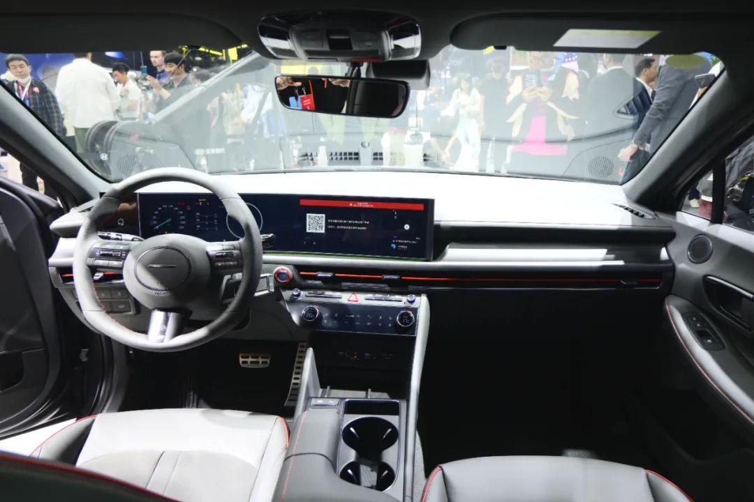 12万级合资家轿卷起来了！北京车展实拍第十一代索纳塔