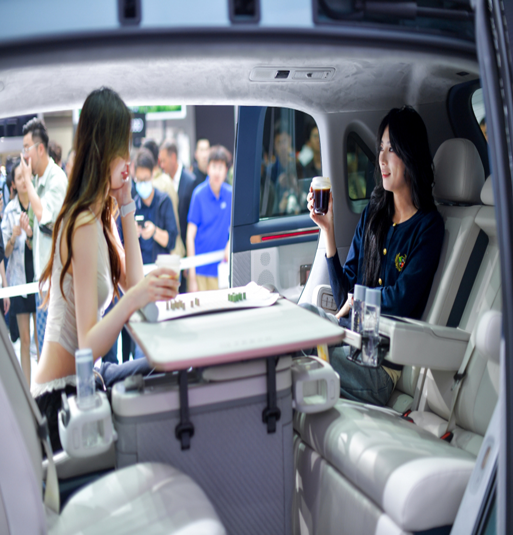 极氪MIX超20种座舱模式，北京车展上大展身手！