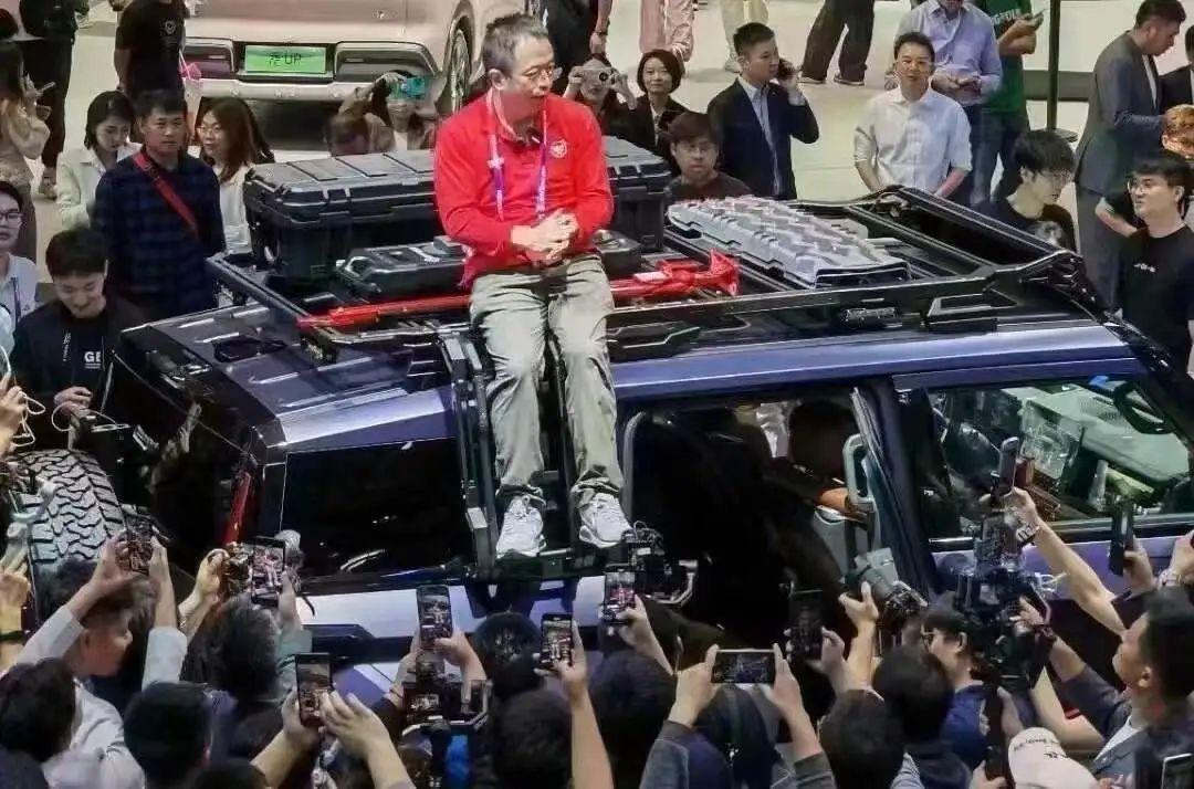 北京车展，人比车好看，车圈变“饭圈”？
