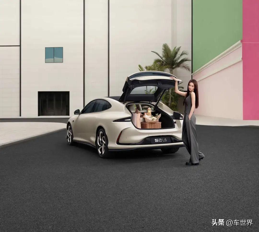 智己L6全系搭载“智能生态驾舱系统”IMOS 3.0 于2024北京车展发布