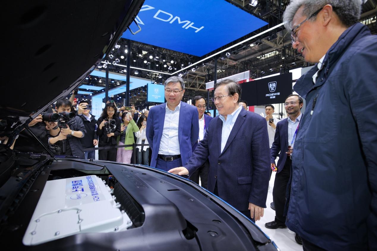 全球首款“氢燃料增程汽车”iMAX8 展荣威自主品牌“国家队”实力