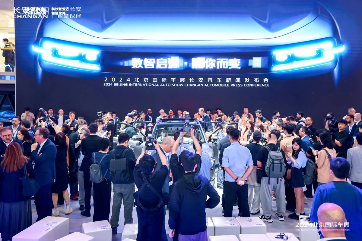 圈粉无数，“中国版Cybertruck”长安启源E07让北京车展狂热