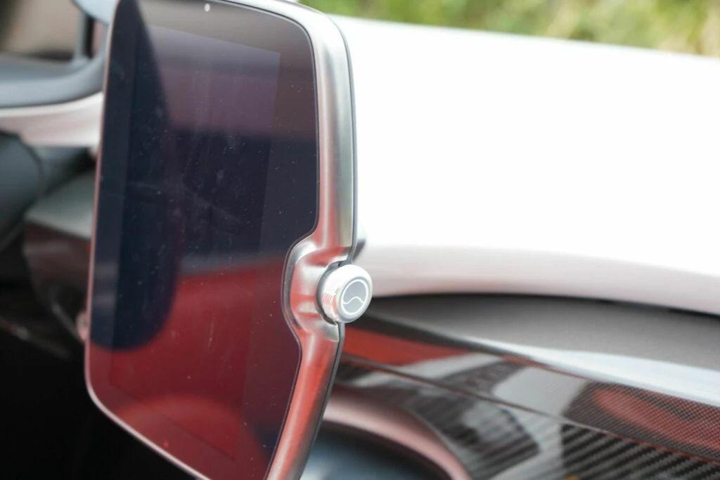 车顶都“减配”的迈凯伦Elva喜欢吗？特殊涂装全球仅此一辆