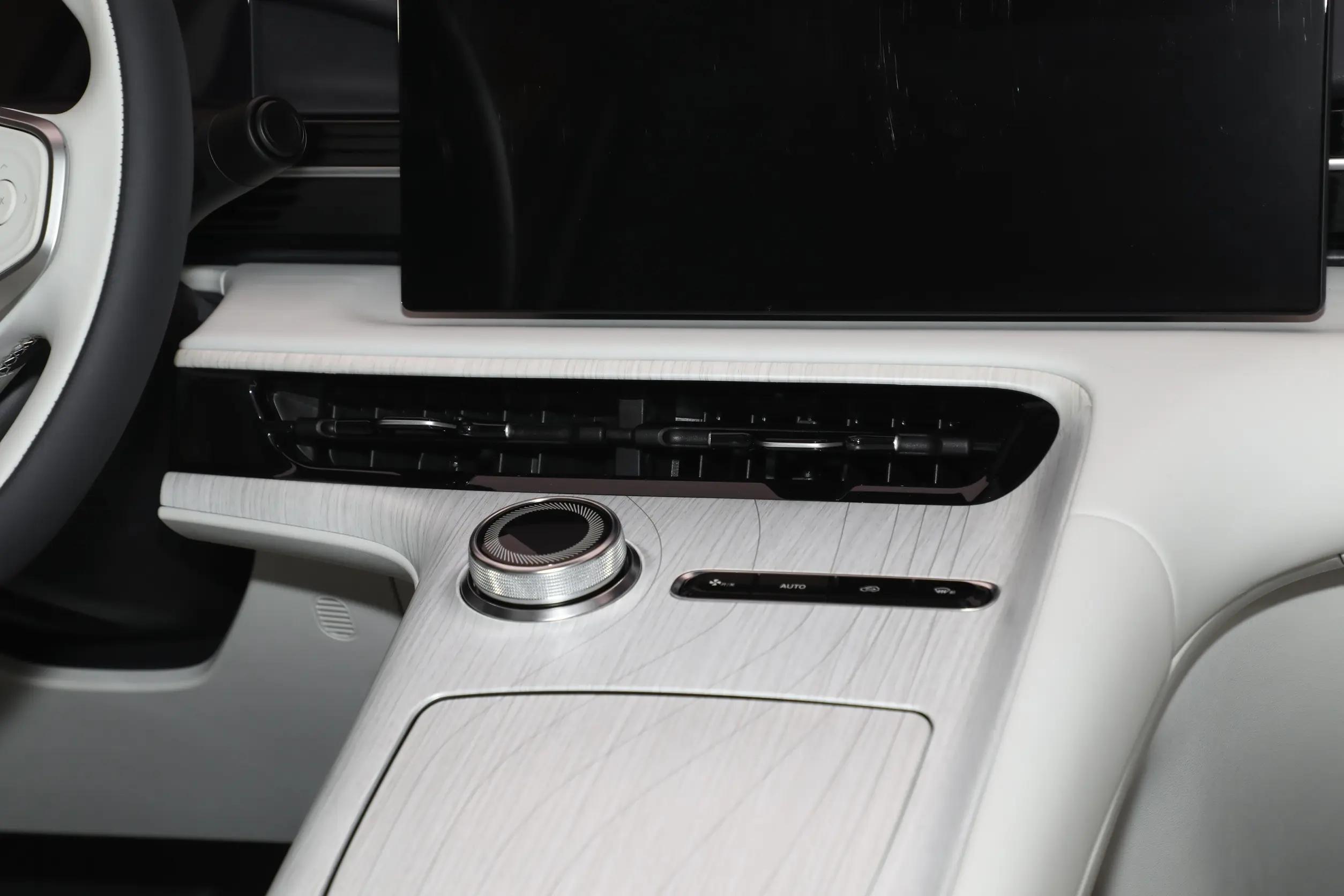 吉利银河E5实拍，定位纯电紧凑级SUV，或售价15-20万元
