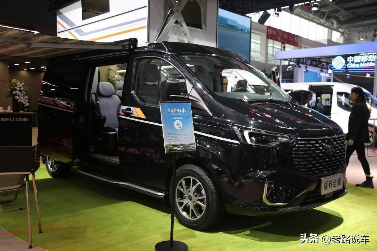 能放下雙人床的B型房車 2023款福特新全順小野牛升頂房車