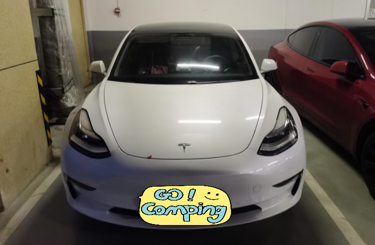 看來看去還是得我的白色Model 3更帥氣