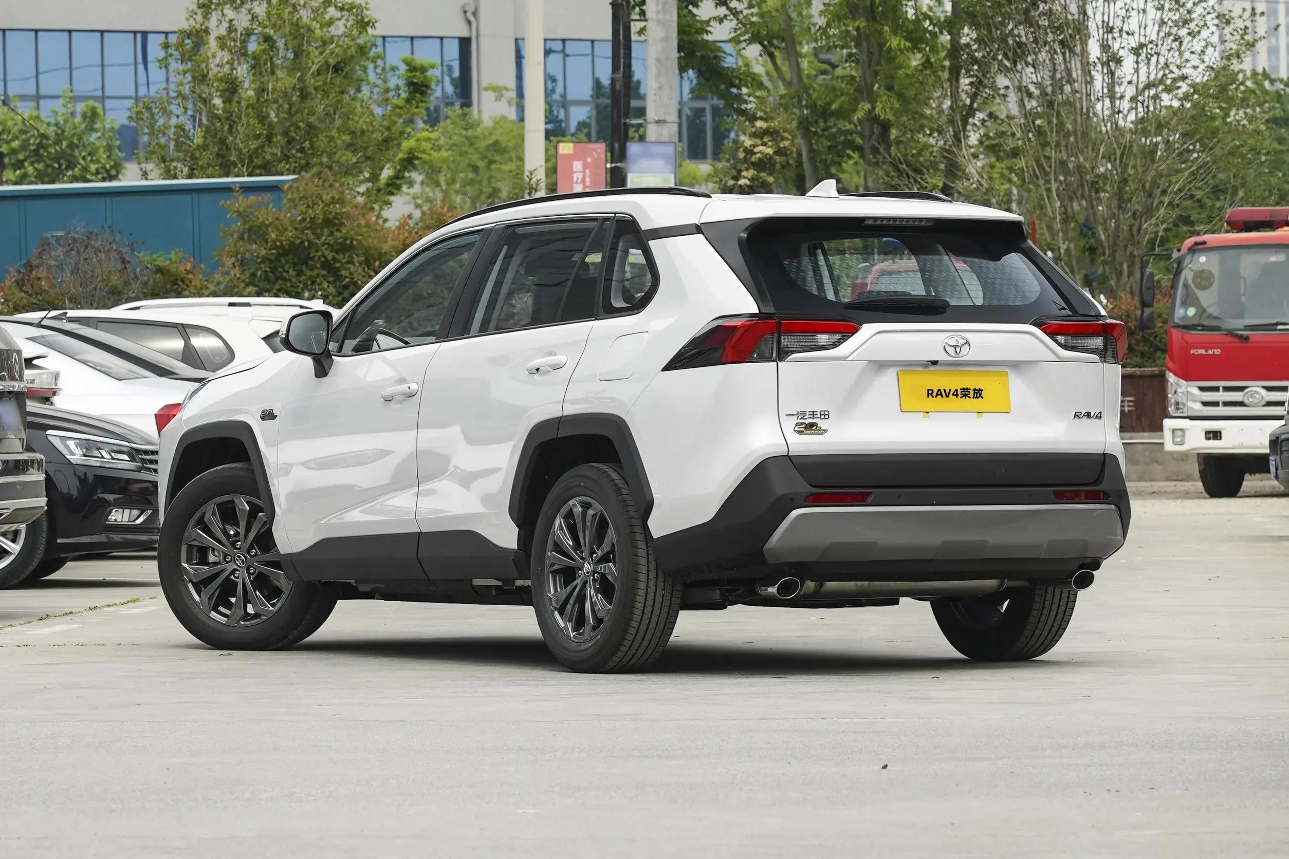 一汽丰田RAV4荣放，全系优惠4万元起，今年前4月累计销量4.8万台