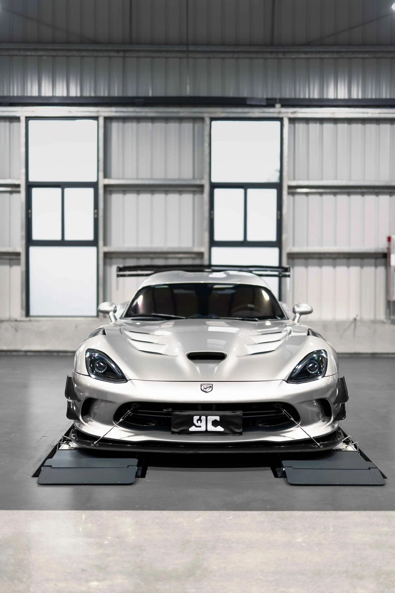 大排自吸肌肉超跑！道奇Viper ACR