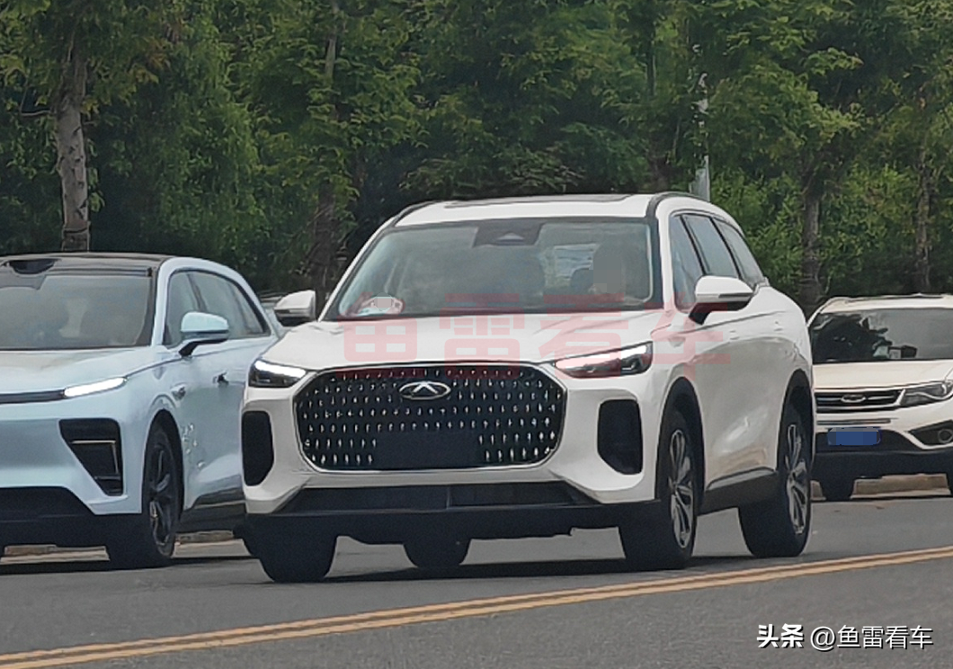 燃油版的绝唱？奇瑞新款瑞虎8L实车曝光，2.0T+AWD，就等价格了