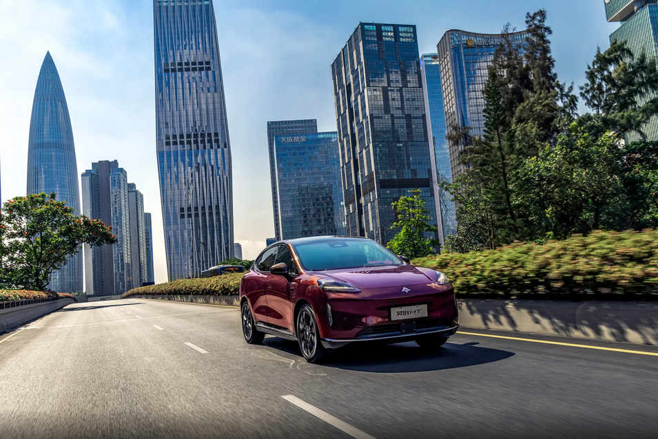 20-30万之间想买新能源车,横评四大热门车型,一文告你该怎么选
