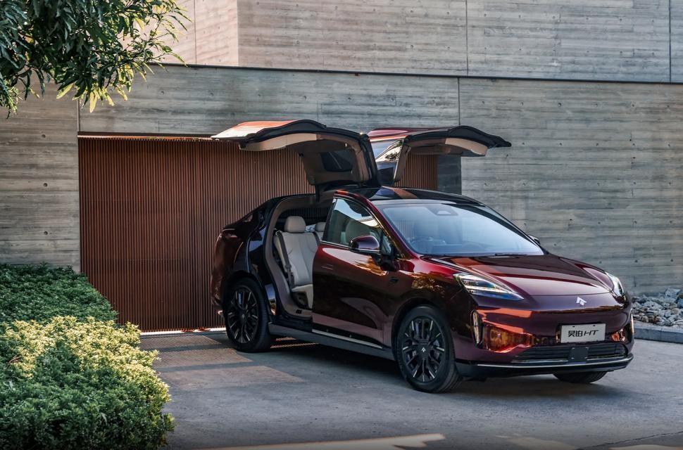 20-30万之间想买新能源车,横评四大热门车型,一文告你该怎么选