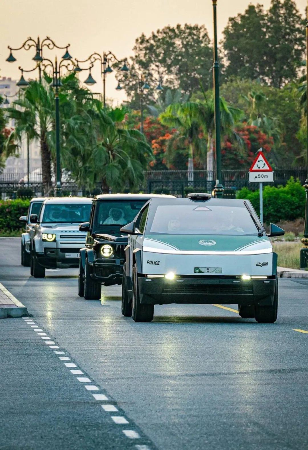 迪拜警隊(duì)又迎新兄弟——特斯拉Cybertruck皮卡警車入列