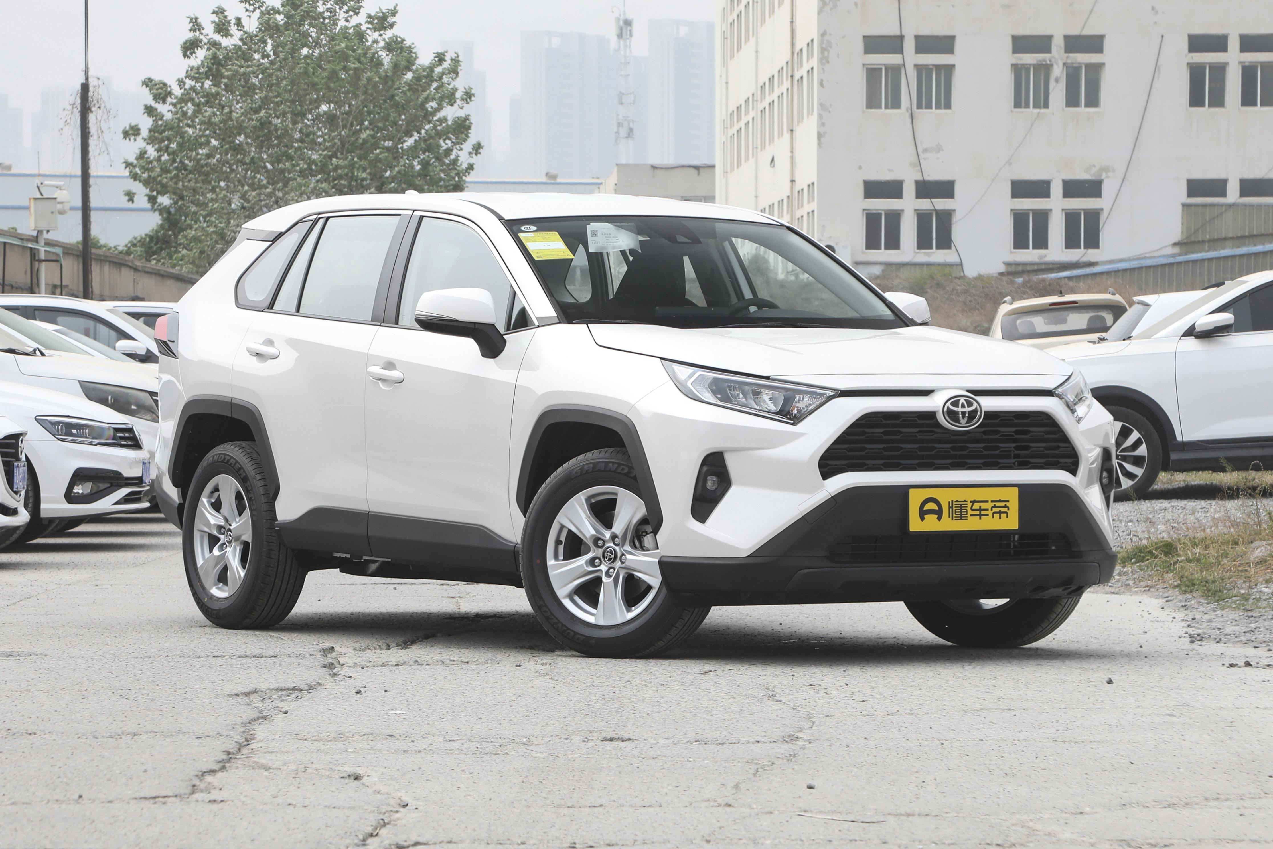 2.0L+CVT，安全配置豐富，降至12.68萬元，一汽豐田RAV4榮放夠卷