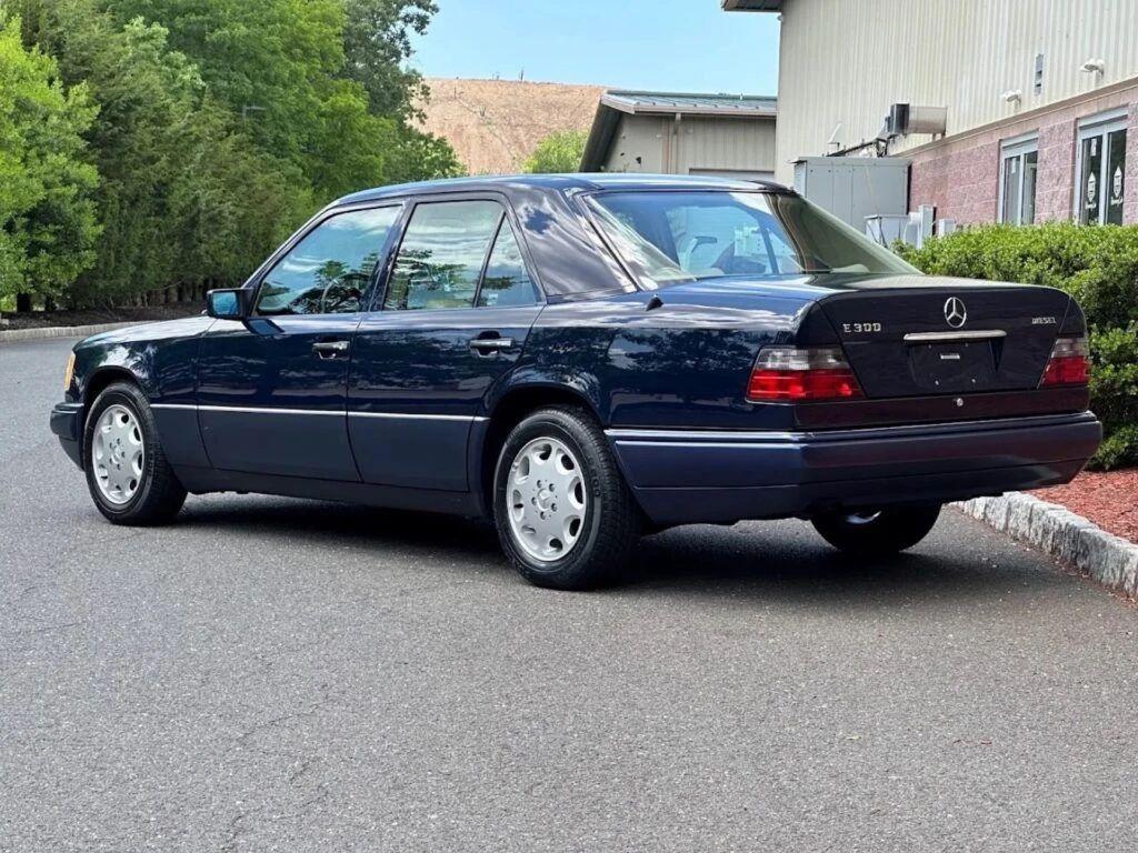 市場瘋了？1995年奔馳W124 E300柴油版成交價突破10萬美元