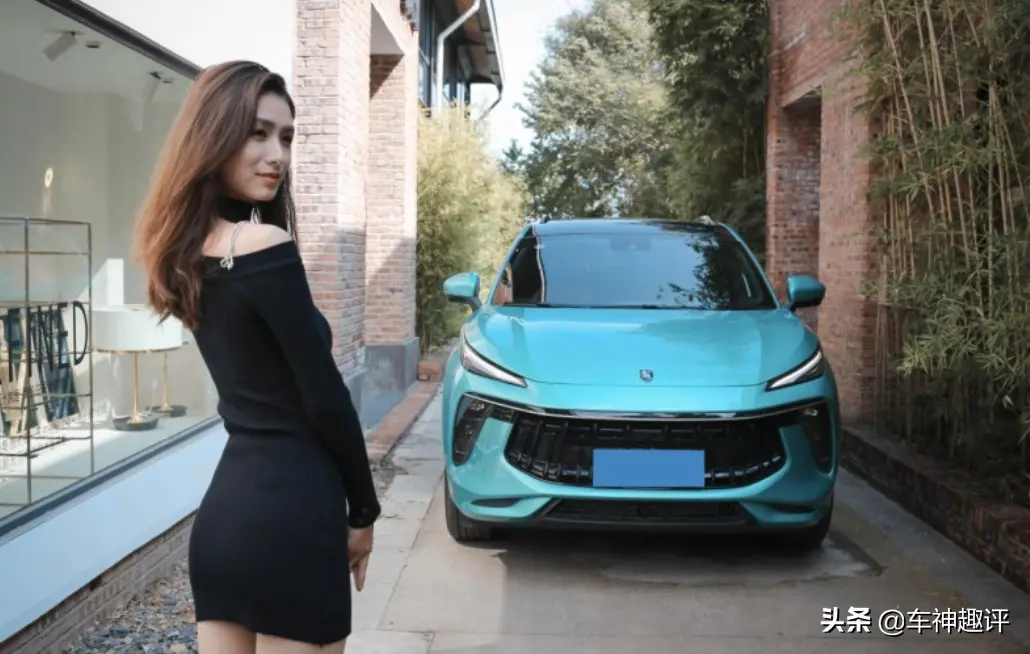 人美車也美，回頭率很高的國產(chǎn)SUV，動(dòng)力也很猛