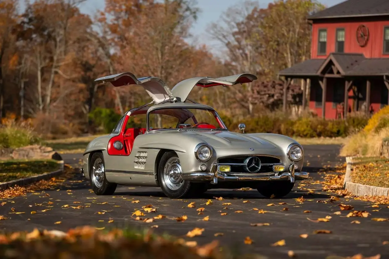 200万美元的老奔驰什么样？1957年梅赛德斯-奔驰300SL Gullwing