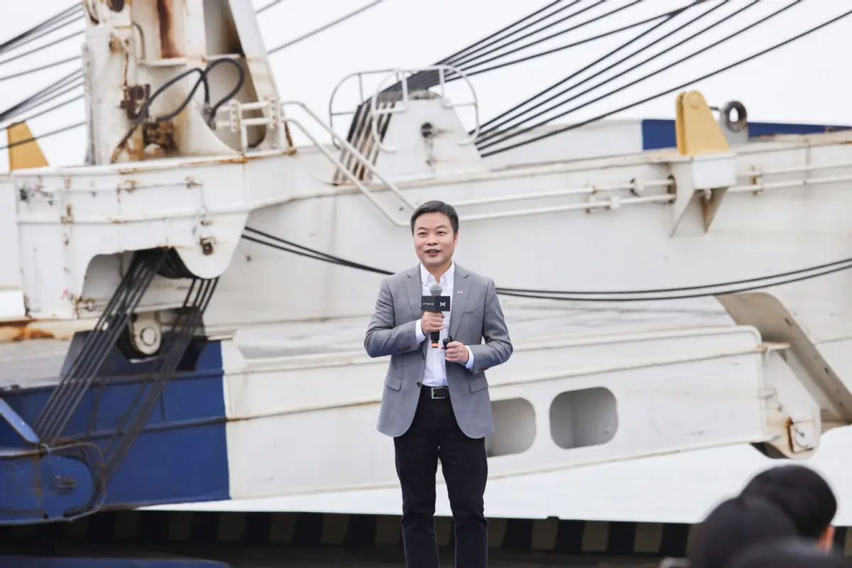 扬帆向全球！小鹏X9右舵版正式在广州发运