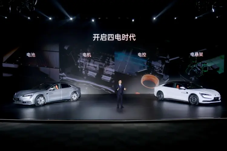 首創(chuàng)電機(jī)直驅(qū)云輦Z電懸架，仰望U7售62.8萬(wàn)元起