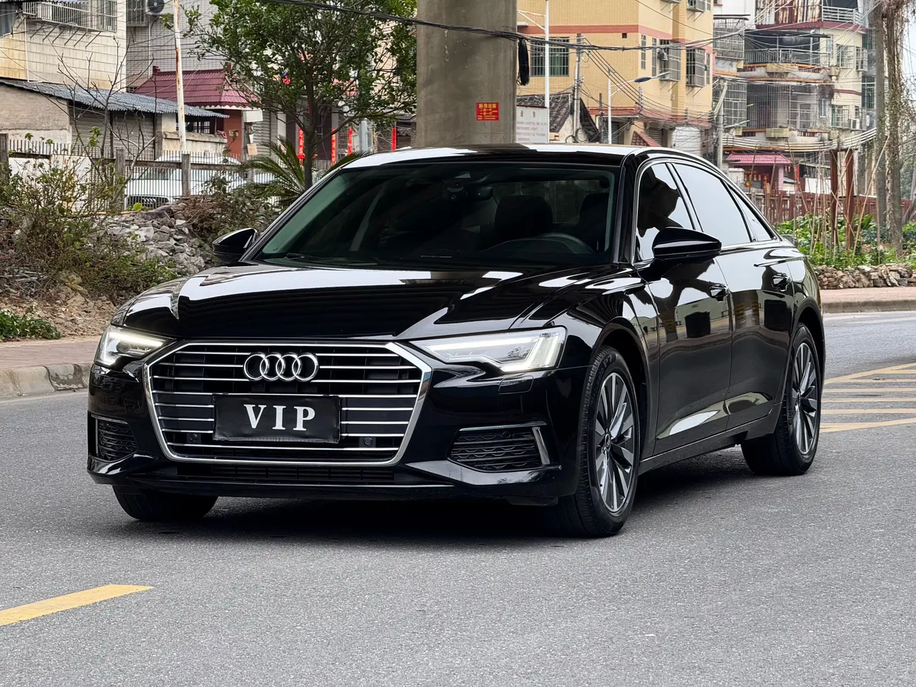 2022款?yuàn)W迪A6L，25萬出頭，比新車香多了？