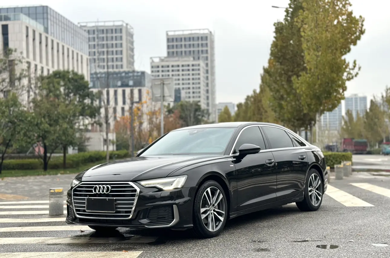 21年奧迪A6L，一手車況5.4萬公里，豪華動感型僅22.5萬！