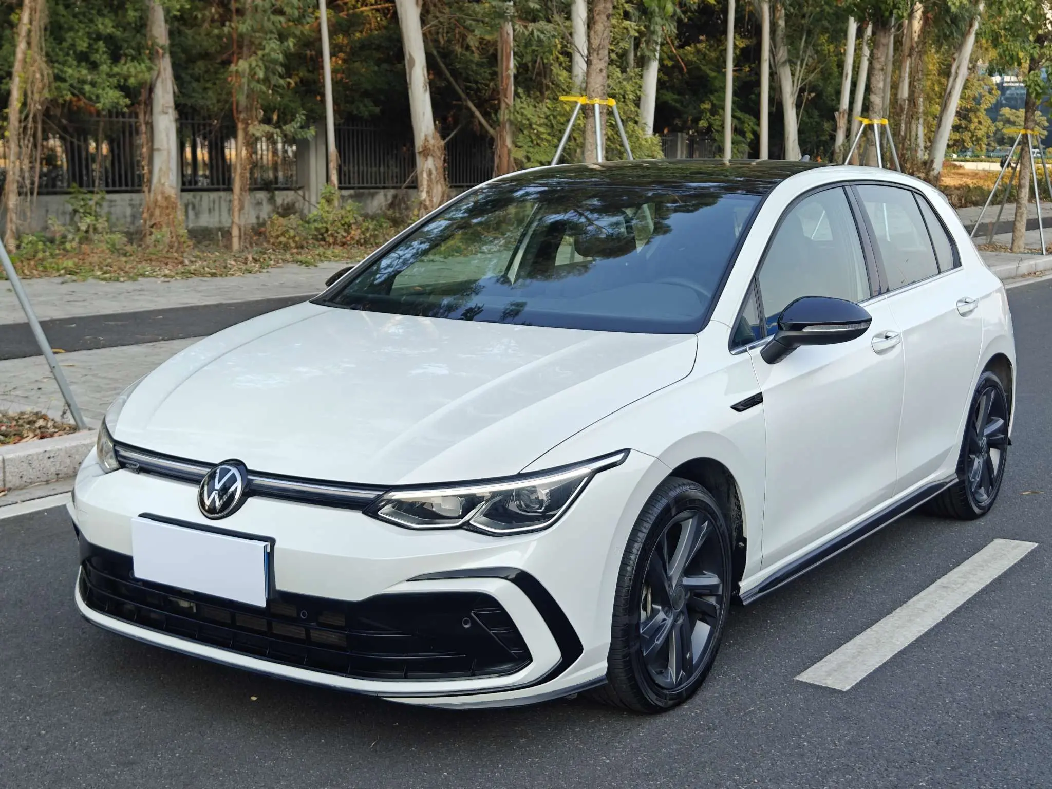 高爾夫R-Line準(zhǔn)新車況，圓你“小鋼炮”夢(mèng)！