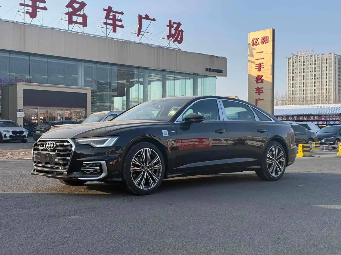 奧迪A6L臻選動感，2千公里準新車，預算40萬如何選？