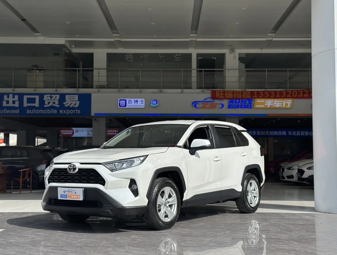 11萬出頭拿下準(zhǔn)新車，2022款豐田RAV4榮放，家用SUV新選擇！