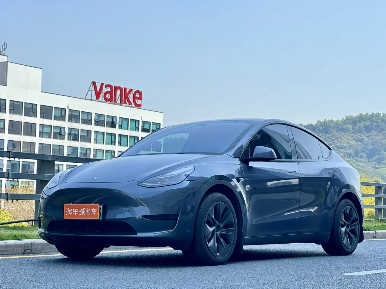 2023款特斯拉Model Y,準(zhǔn)新車況,城市通勤新選擇