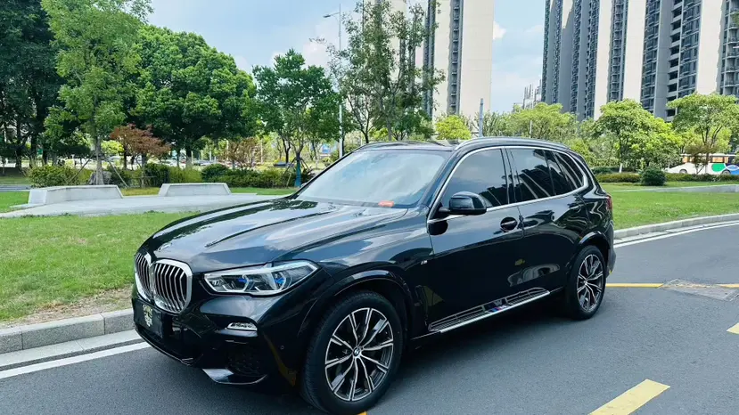 5萬(wàn)公里寶馬X5，2022款準(zhǔn)新車(chē)況，M運(yùn)動(dòng)套裝氣場(chǎng)拉滿(mǎn)