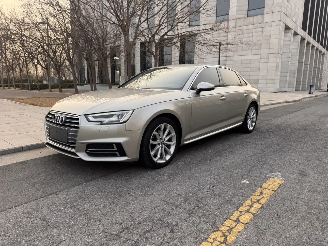 13萬多的豪華B級(jí)車，奧迪A4L一手車值得入手嗎？