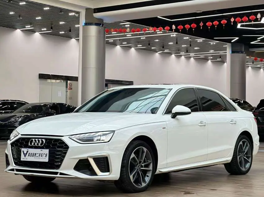 2022款?yuàn)W迪A4L，時(shí)尚動(dòng)感，一手車況，低里程，宜家宜商務(wù)！