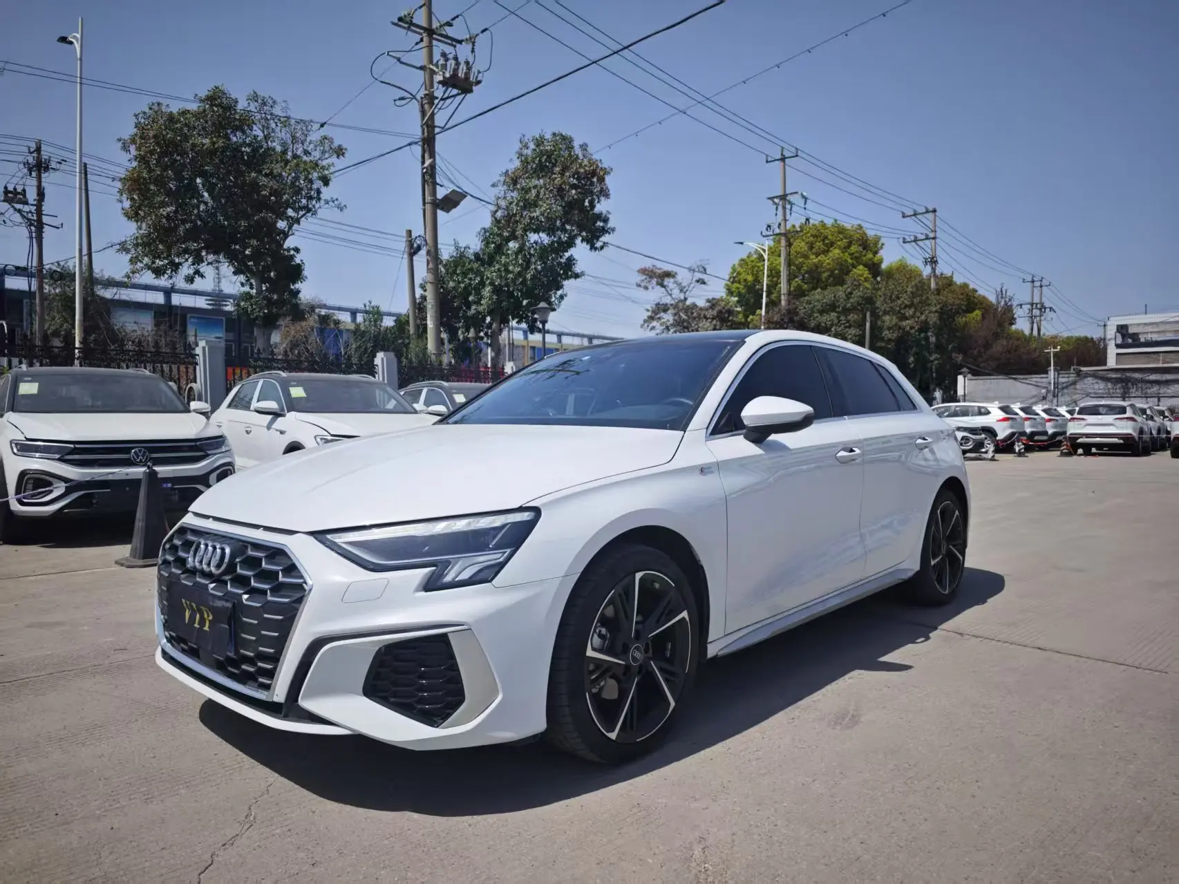 2023款奧迪A3,落地價近20萬,如今一手準新車只要13萬多?