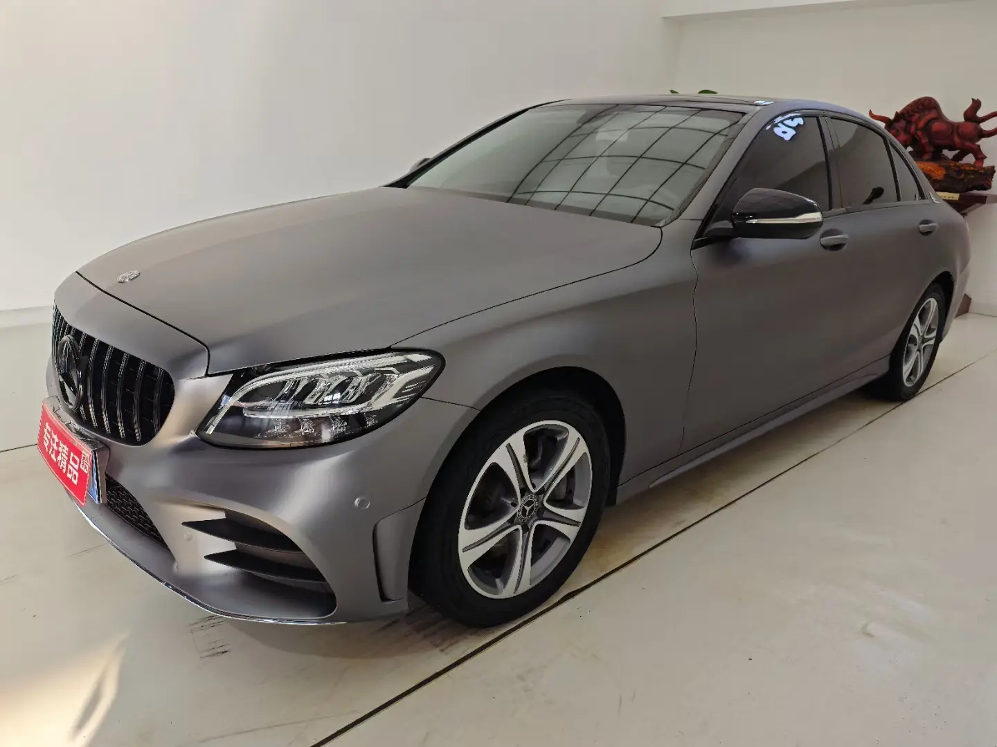 19款奔馳C260L,曾經(jīng)的C級車標(biāo)桿,如今15萬預(yù)算就能擁有?