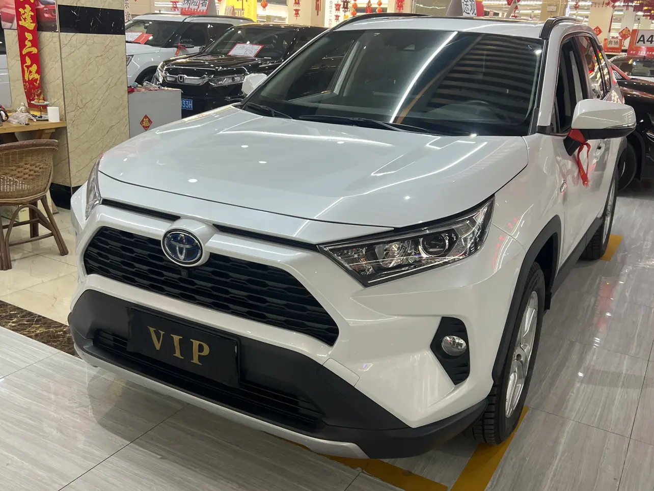 7萬公里準新車!2021款豐田RAV4榮放雙擎,油電混動更省心