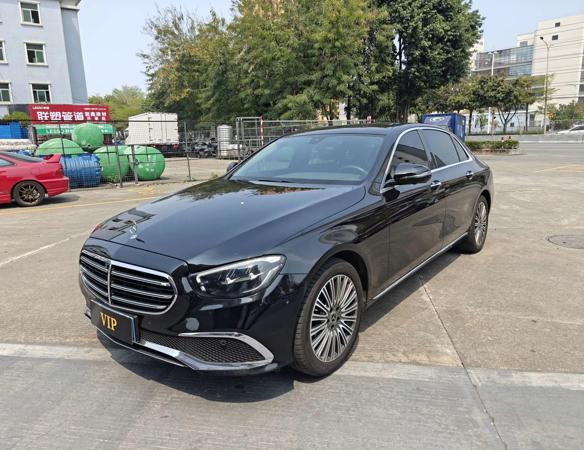 2021款奔馳E300L，6.9秒破百，優(yōu)雅從容，商務(wù)人士?jī)?yōu)選座駕
