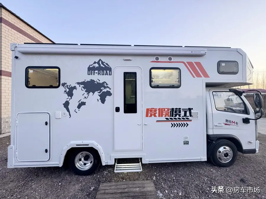 公寓版自動(dòng)波福田大輕卡房車,兩臥一廳配置超多,百姓款僅19萬(wàn)多