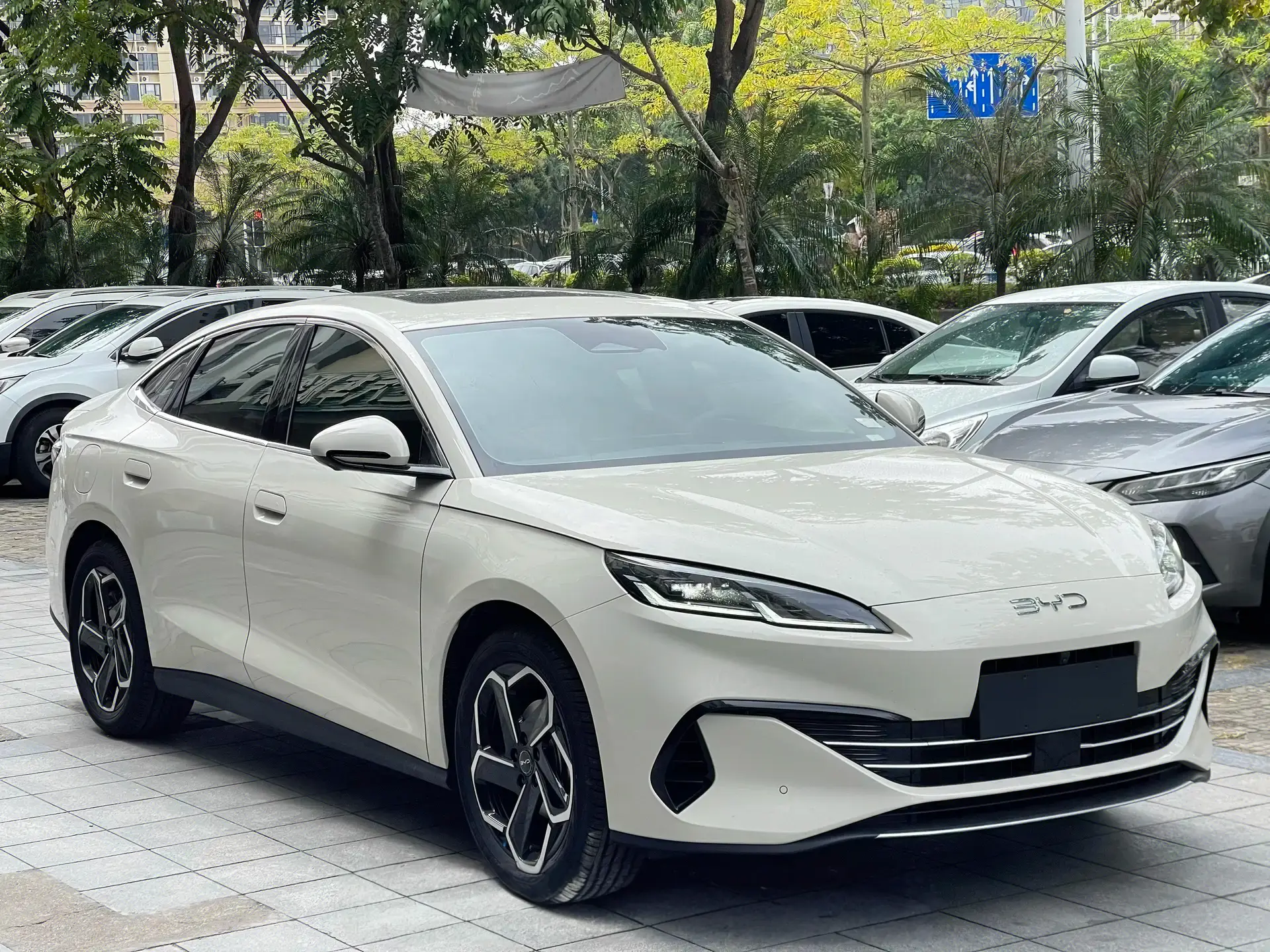 預(yù)算9萬以下想買車的 一定要看看這篇文章 續(xù)航2100公里 大品牌