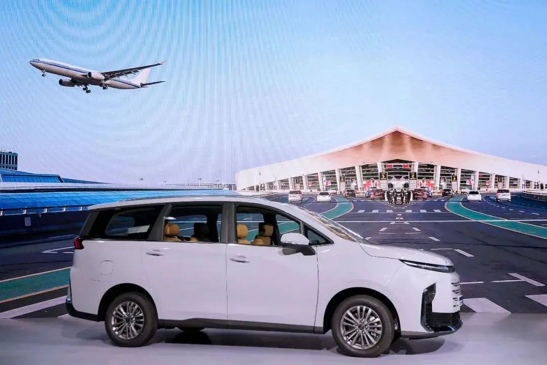 【E汽车】售价13.98-14.98万元 上汽大通G50混动正式上市