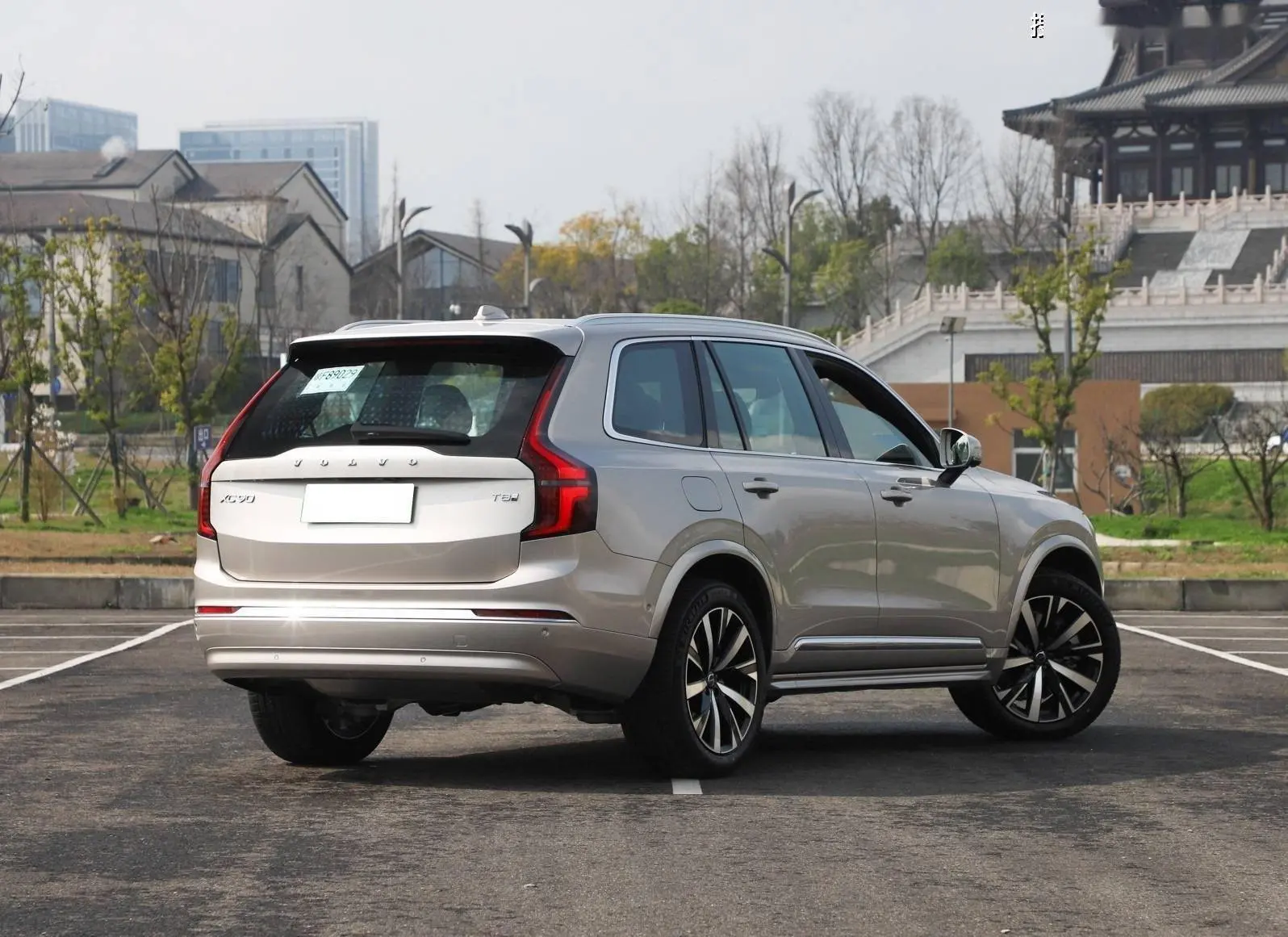 新增6座版!沃尔沃XC90中期改款15日上市,现款优惠20万可抄底?