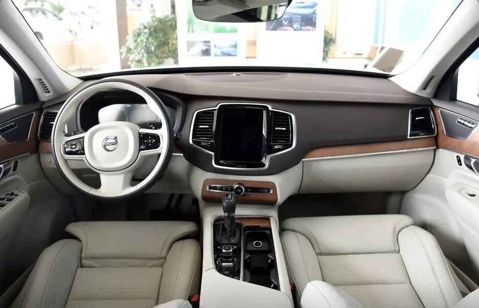新增6座版!沃尔沃XC90中期改款15日上市,现款优惠20万可抄底?