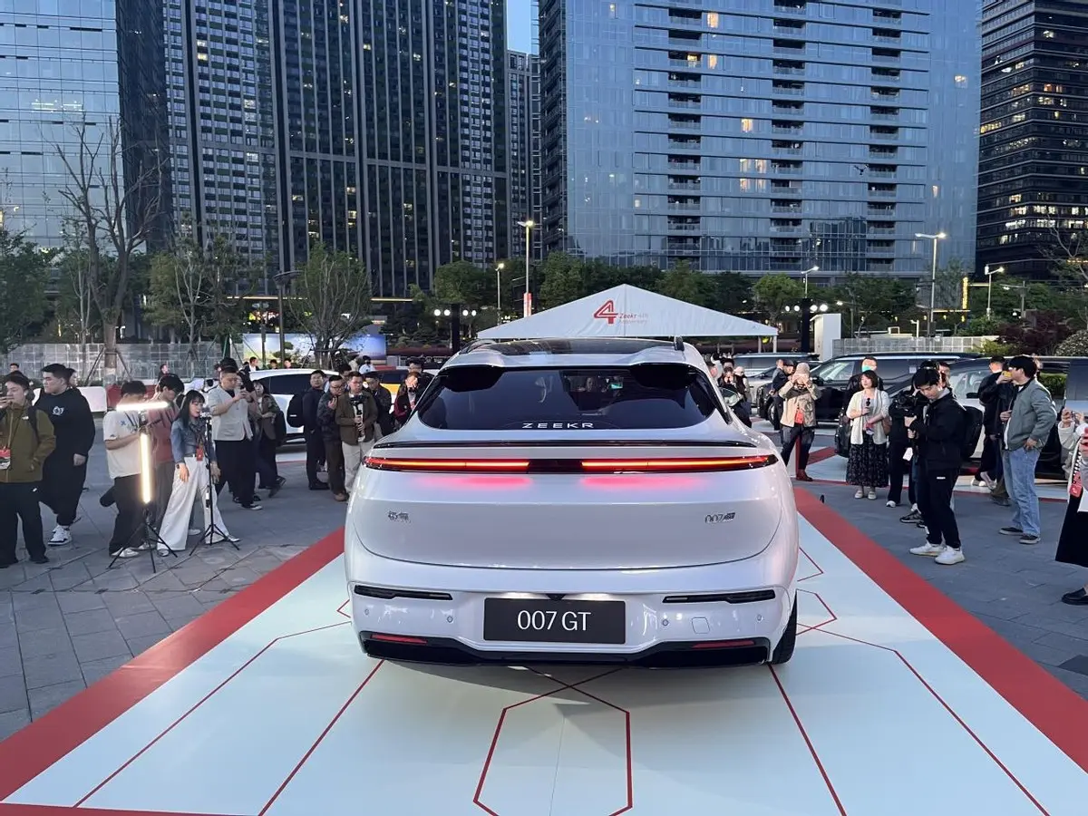 极氪007GT售20.29万起,猎装设计、800V、激光雷达,爆款实锤?