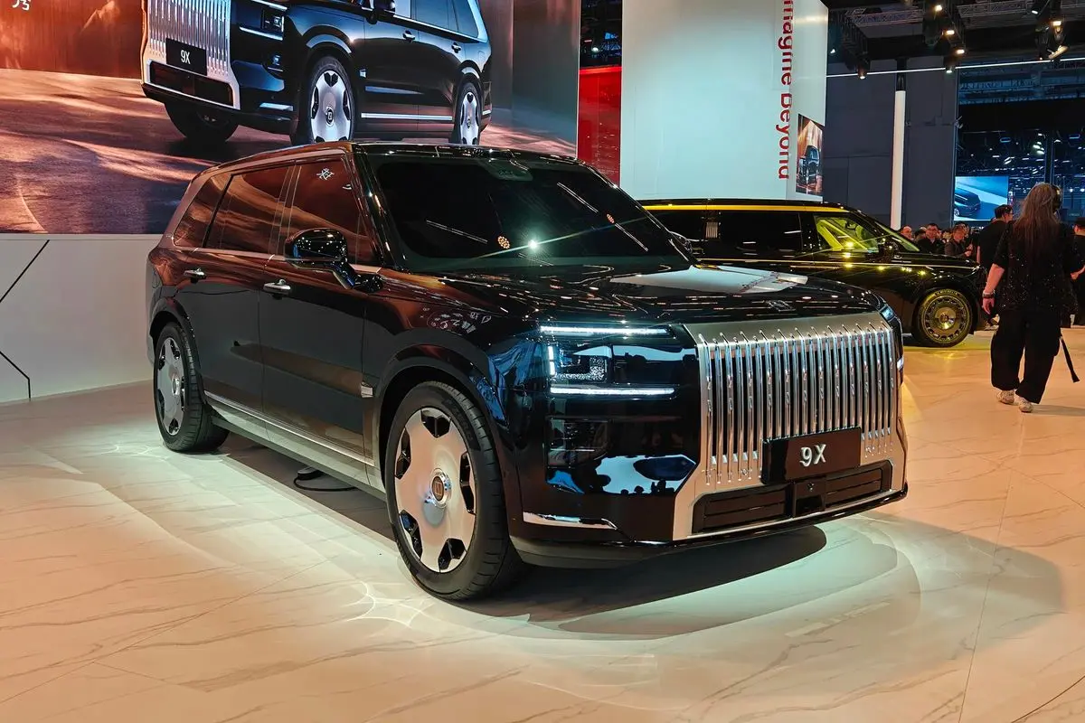極氪9X上海車展首發(fā)！900V高壓平臺(tái)，設(shè)計(jì)穩(wěn)重大氣，杭州灣庫(kù)里南
