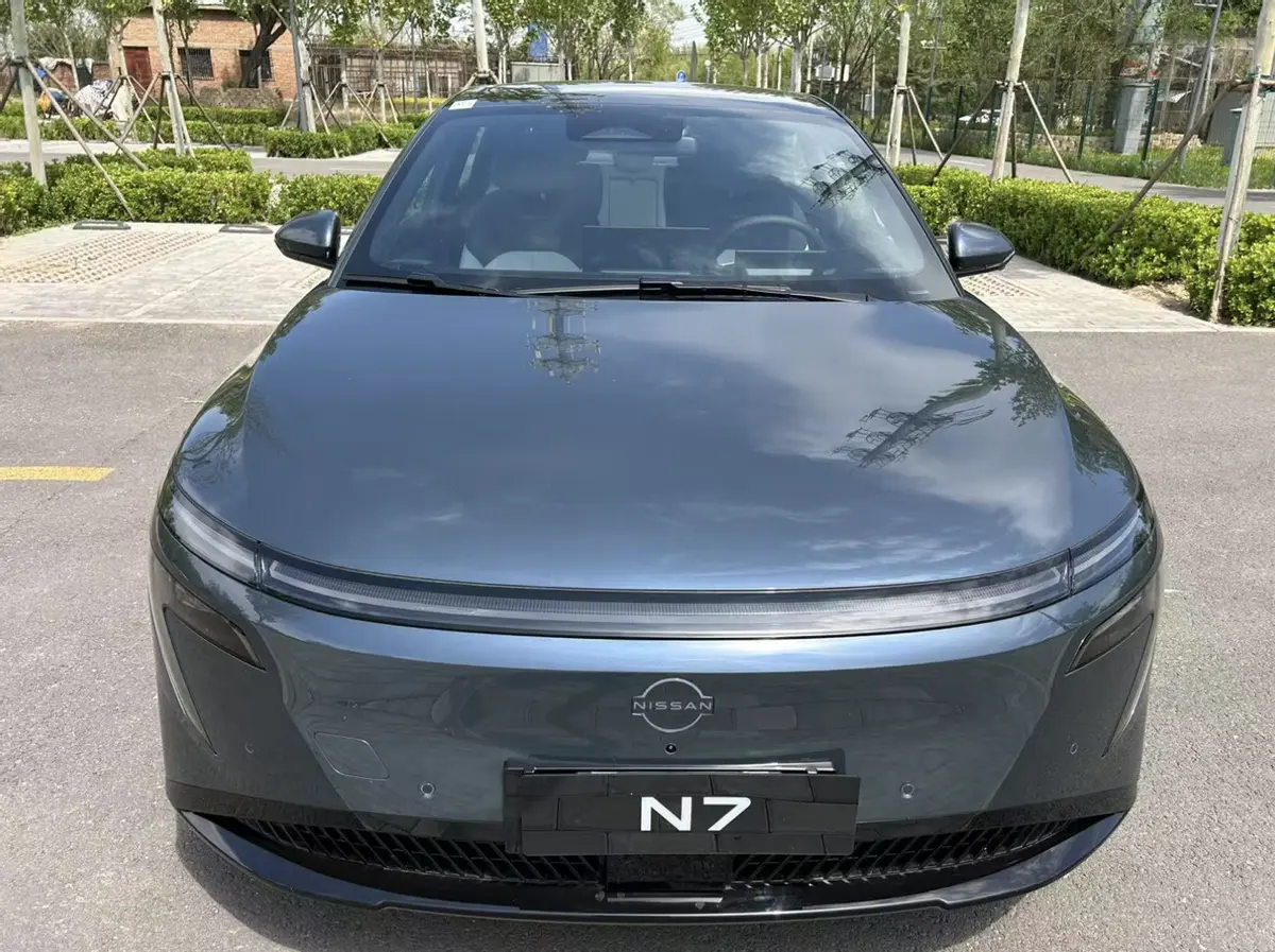 东风日产N7：超舒适中⾼级纯电轿⻋