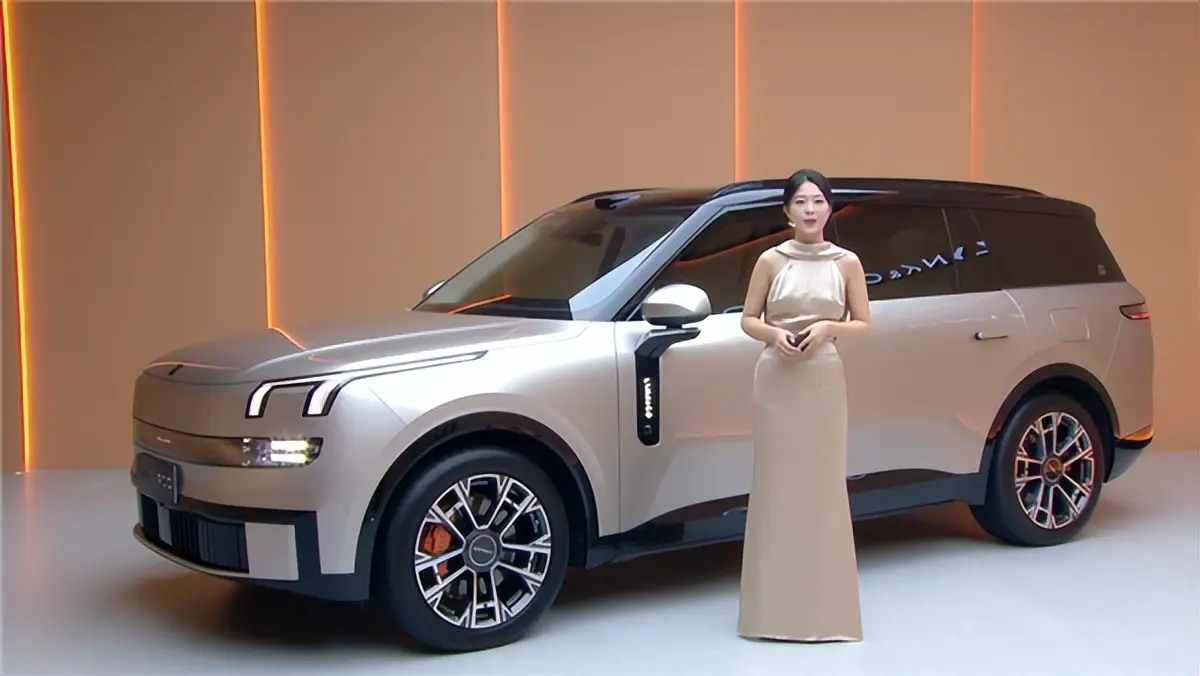 國內唯一天地尾門+旋轉座椅SUV 領克900上市：限時28.99萬起