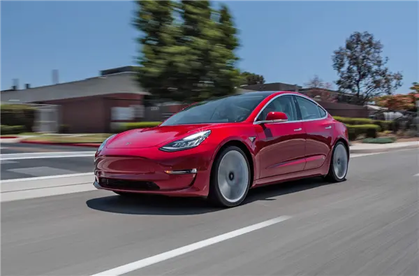 特斯拉2025年第一季度安全報告：Autopilot技術(shù)顯著降低事故率