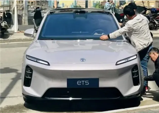 2025款蔚來ET5實車圖曝光，引入自研輔助駕駛芯片