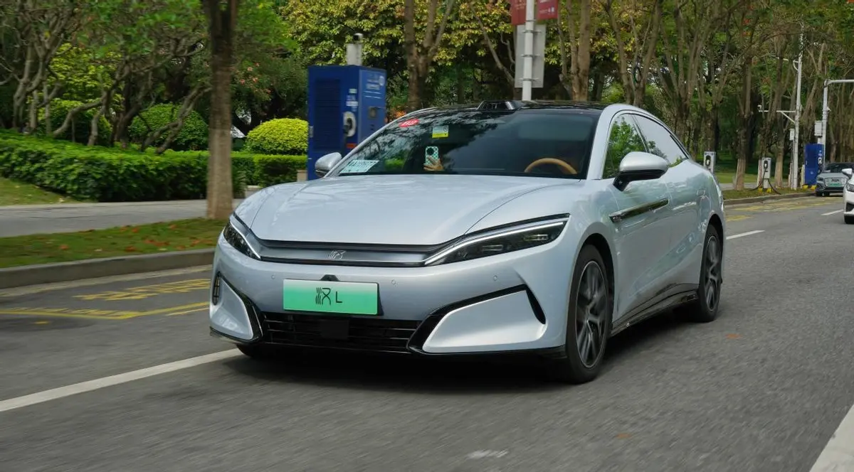 試駕比亞迪漢L：底盤質感不輸56E5分鐘充400km說少了！