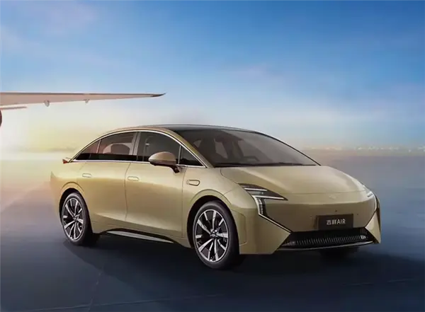 吉祥航空旗下吉祥汽車首款車型AIR上市，售價14.78萬元起