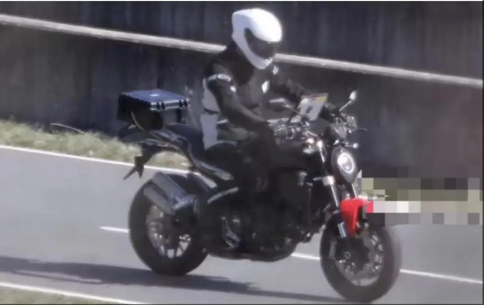 杜卡迪Monster V2測(cè)試車(chē)曝光