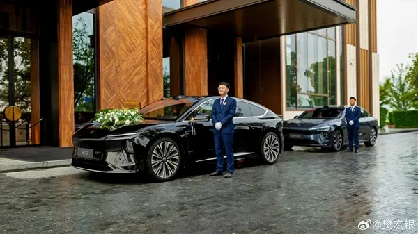 蔚來杭州上線婚車定制服務,最貴套餐9999元,6輛ET9可用5小時